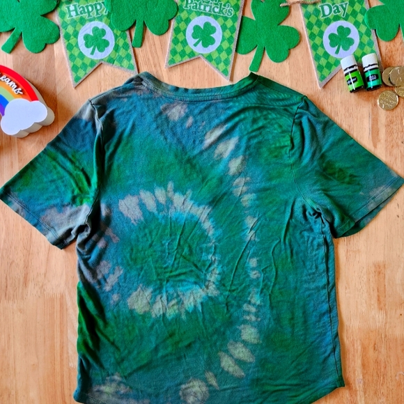 Custom St. Patrick's Day Tie Dye V Neck sz Small Reverse dye - Picture 3 of 3